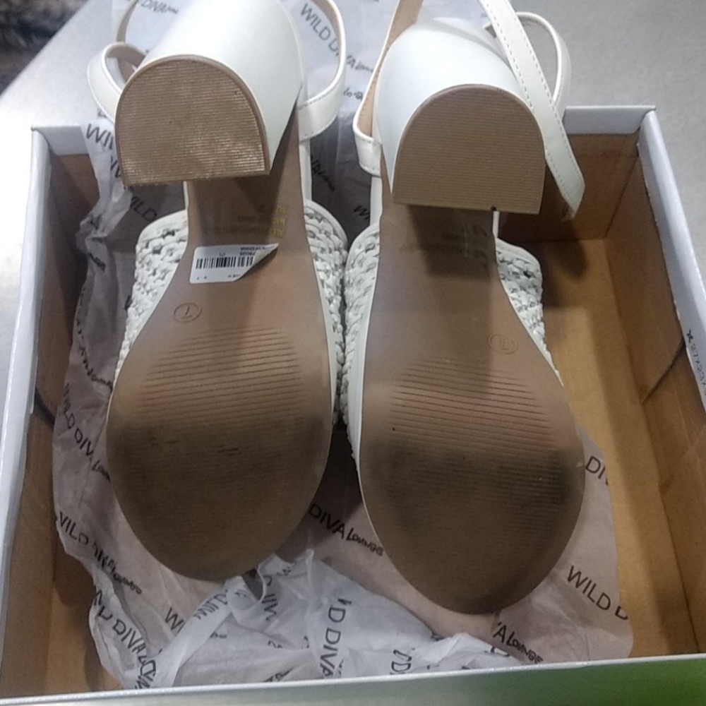 SOLD White Platform Faux Leather Heels - Picture 6 of 8